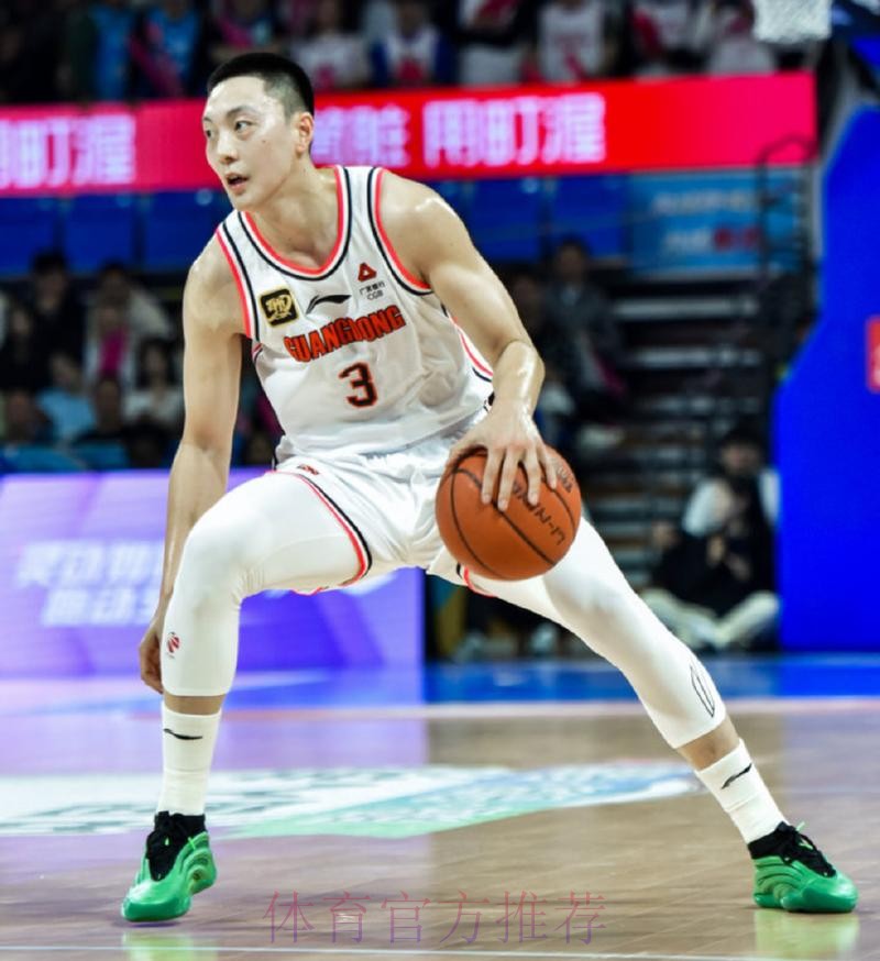 【集锦】假转身干拔三分，胡明轩26分4篮板4助攻 | 四川76-104广东